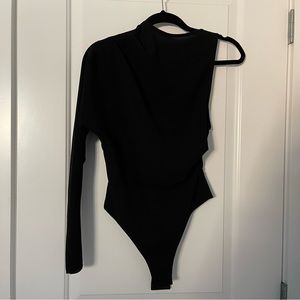 MISHA BLACK ONE SHOULDER BODY SUIT.